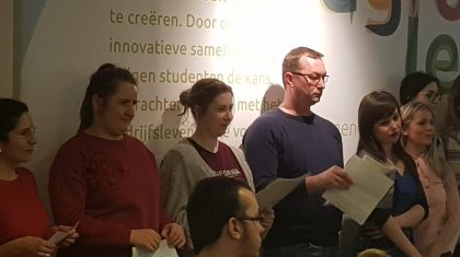 04 Arbeidsmigranten behalen certificaat Nederlands als tweede taal 04 Arbeidsmigranten behalen certificaat Nederlands als tweede taal