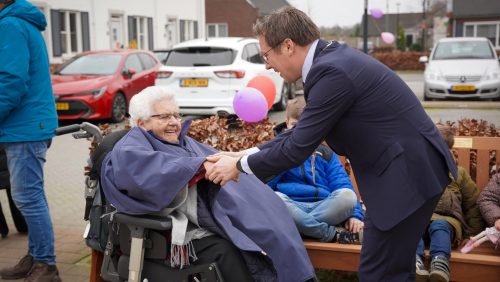 20250220_Onthulling-bankje-mevrouw-Beijers-van-Lierop_12