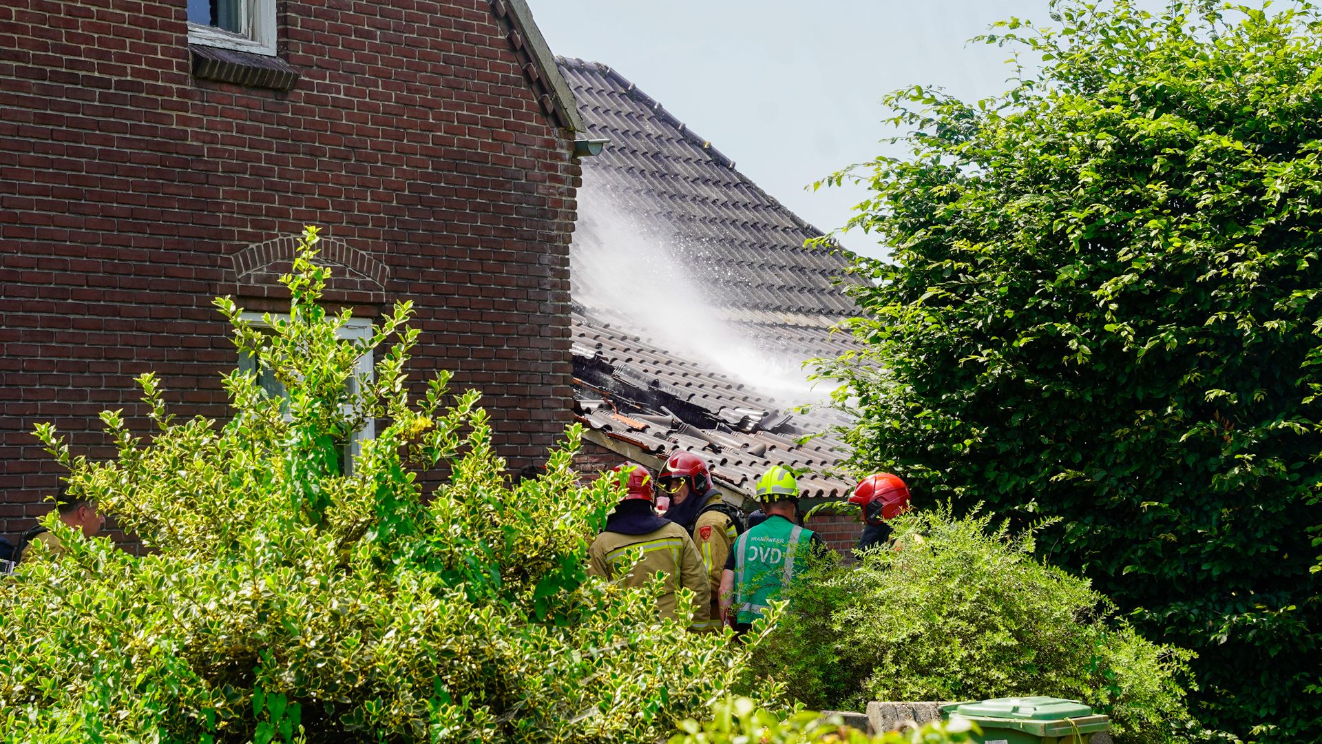 2026_06_23-Brand_in_schuur_bij_woning_aan_de_Vieruitersten-1