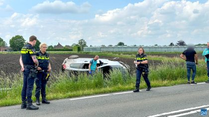 Auto vliegt uit de bocht en beland in akker Meijel-5