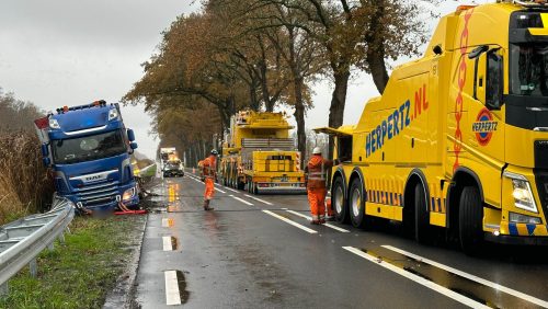 Eenzijdig ongeval Venloseweg N275 Nederweert vrachtwagen vangrail-4