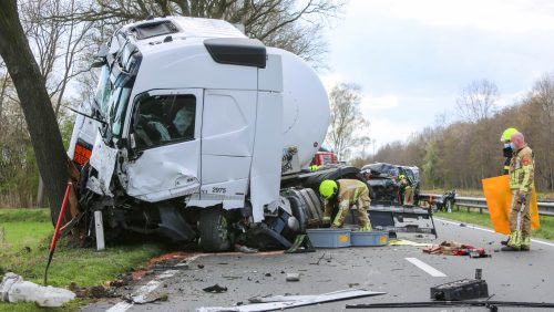 Ernsig ongeval Kanaaldijk N275 Meijel-14