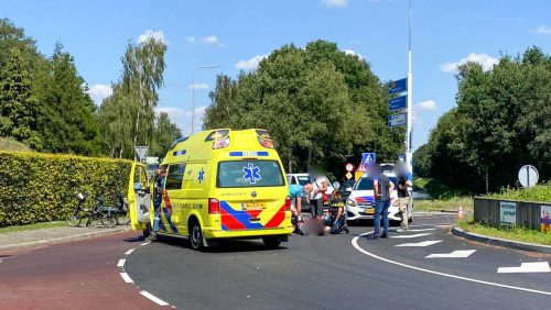 Fietser aangereden door personenauto rotonde Beringe-1