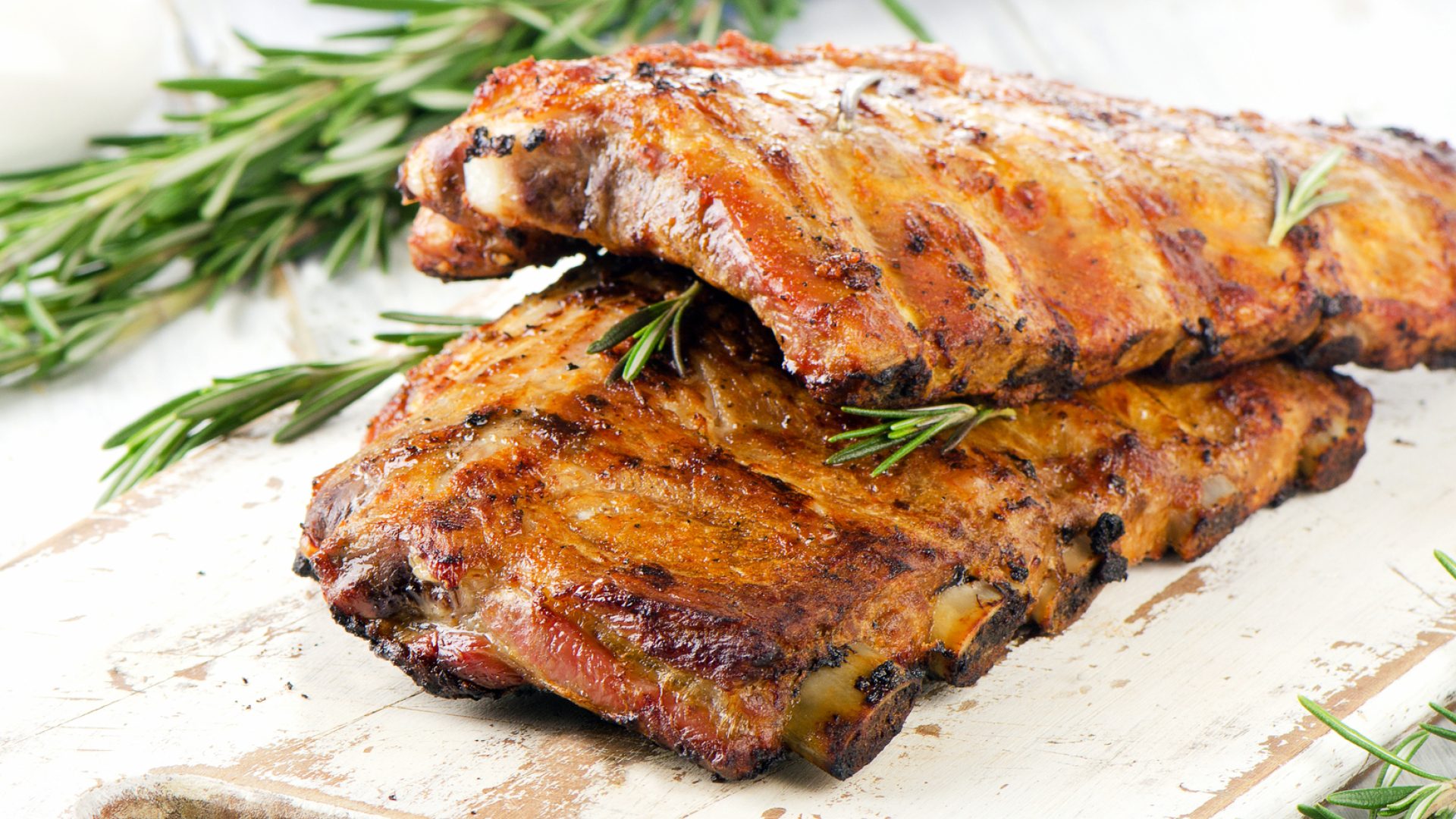 GEGRILDE-SPARERIBS