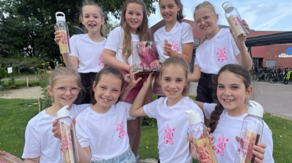 Inzamelingsactie 'Girls Donate' van vriendinnengroep Basisschool Den Doelhof van start2