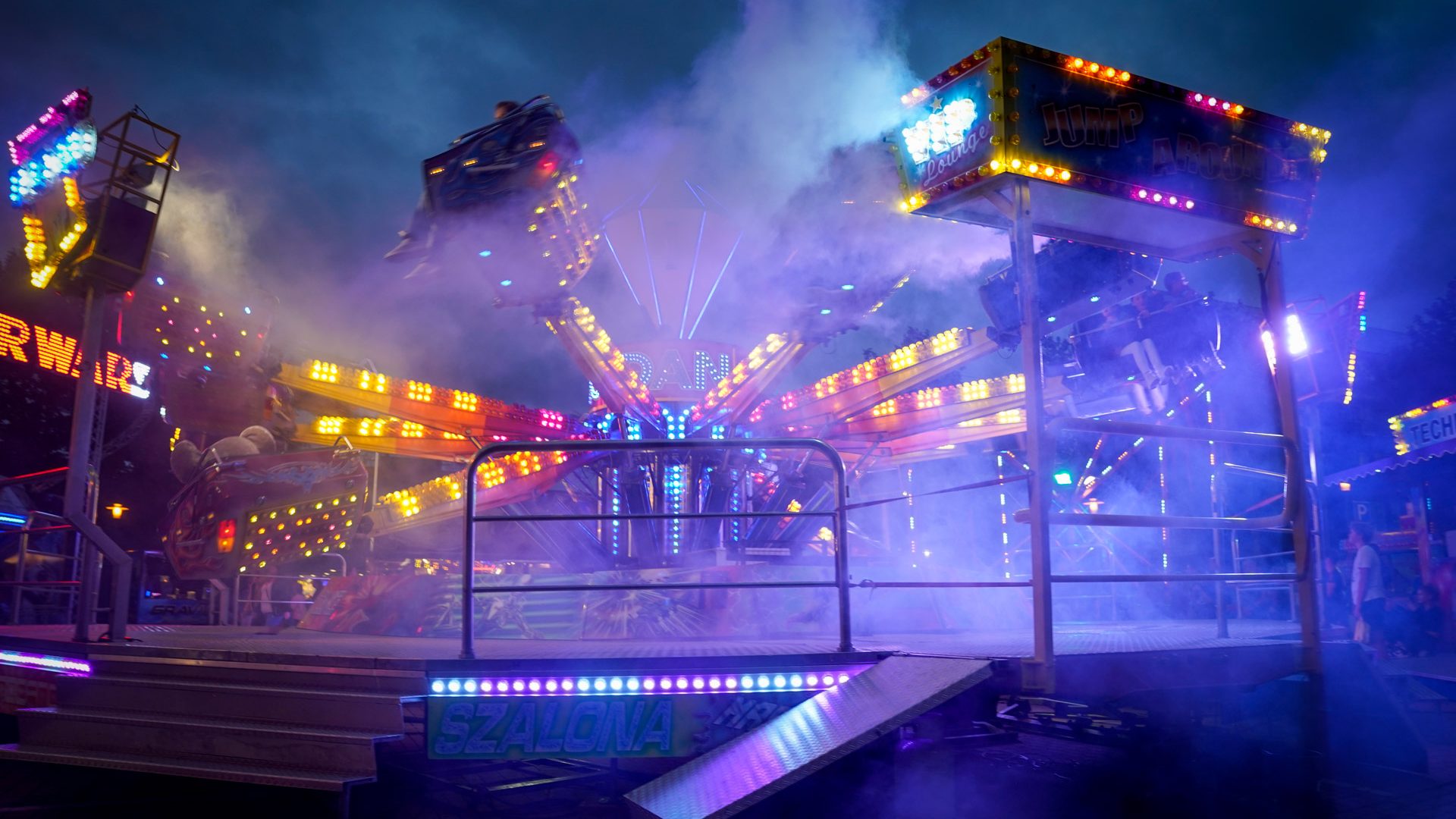 De Techno Dance, één van de spectaculaire attracties op de kermis in Panningen
