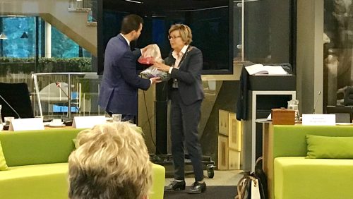 Lachgaspatronen en ballonnen Teun burgemeester Delissen