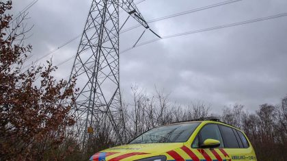 Man valt uit hoogspanningsmast Beringe-2