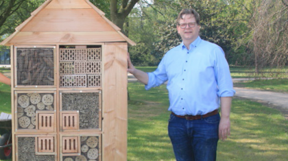 Nieuw insectenhotel in Panningen geopend Nieuw insectenhotel in Panningen geopend