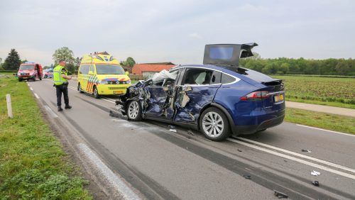 Ongeval Tesla vrachtwagen Schaapsbrug Heibloem-4