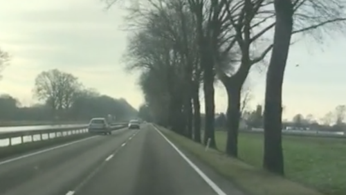 Slingerende bestuurder dumpert venloseweg
