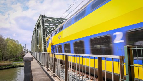 Trein-NS-spoor-spoorburg-Kelpen-Oler-1