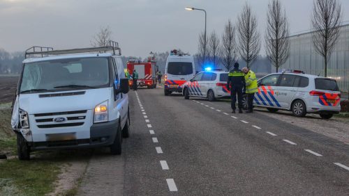 Twee fietsers omgekomen na botsing met busje Grashoek-8