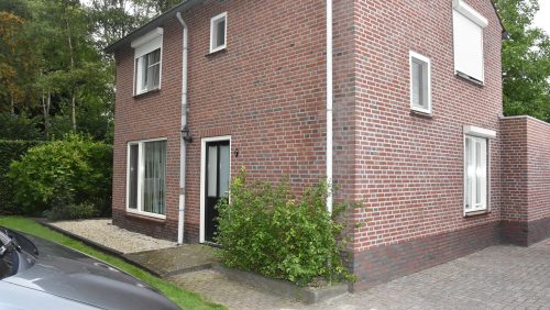 Zeer gewelddadige woningoverval Helenaveen 3