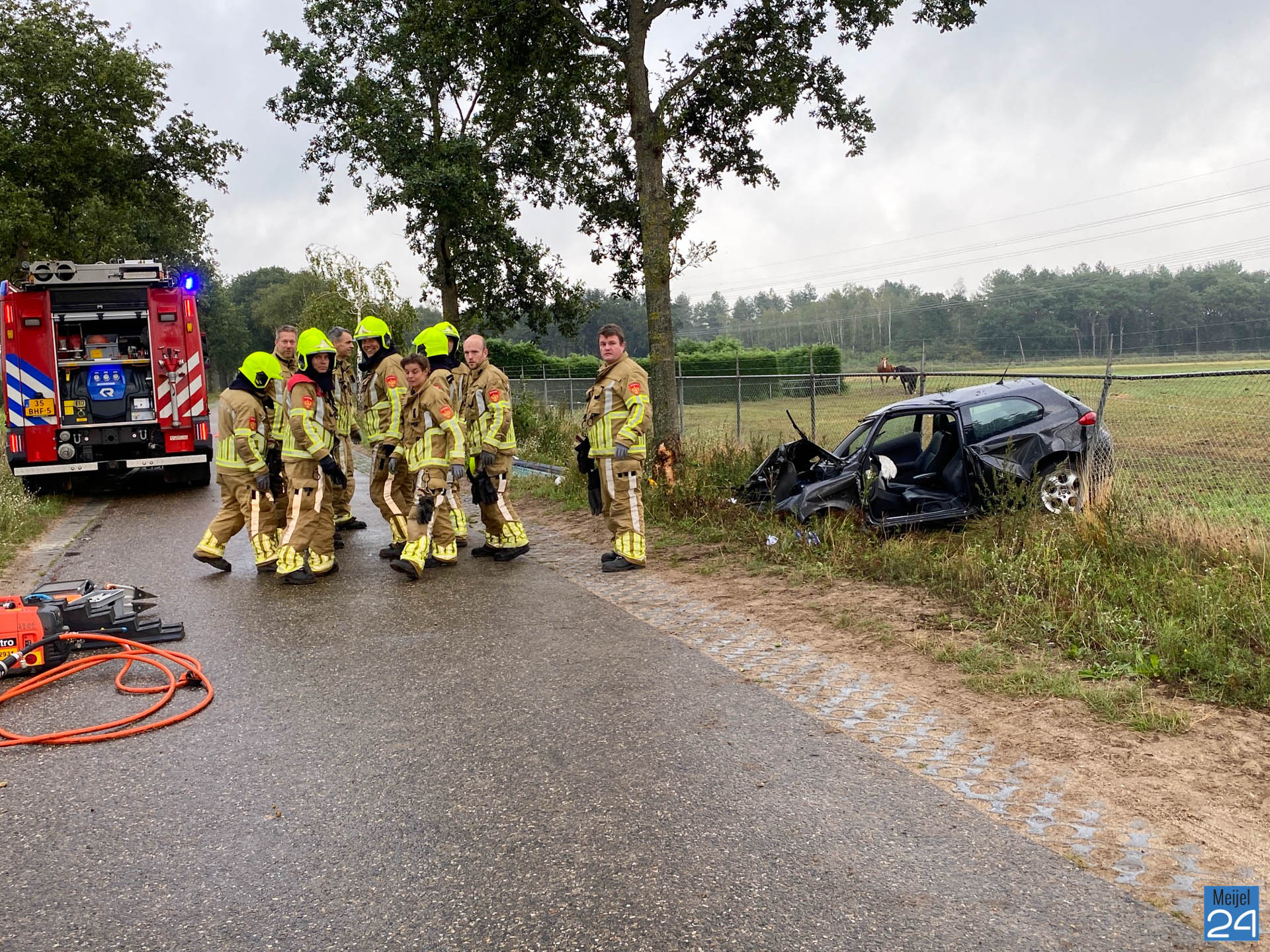 Politiebus Onderweg Naar Ernstig Ongeval, Crasht In Maasbree