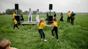 OLS 2021: St. Willibrordus muzikaal verrast door Christel van Rijn en Bart Houtermans (Foto's)